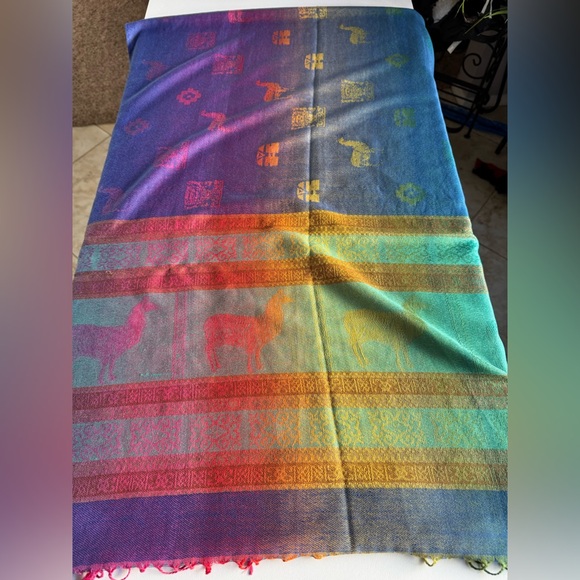 NWT Chilean Alpaca 100% Pashmina. Blue, Purple, Gold W/shades of pink & green. - Picture 7 of 13